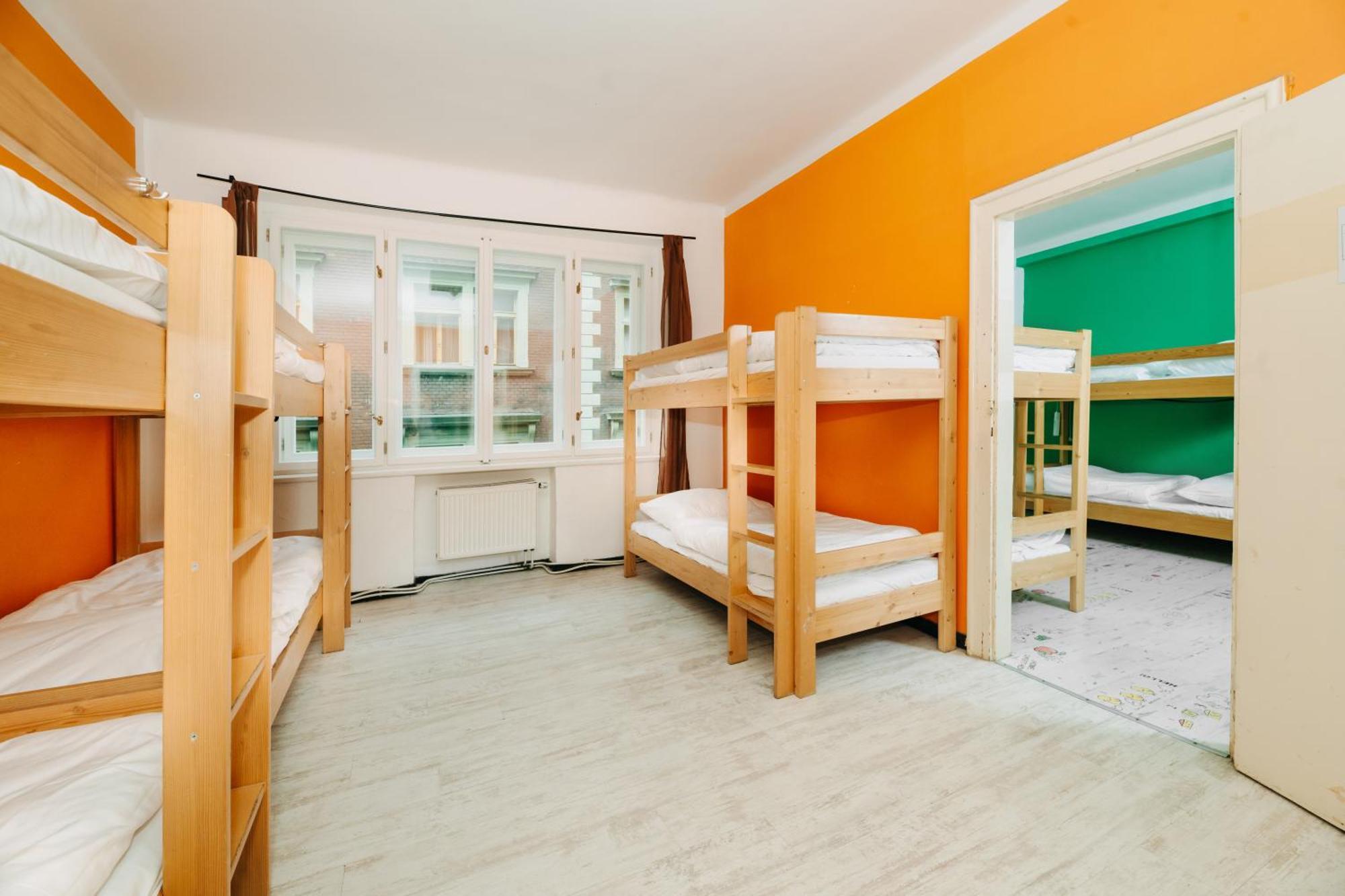 Benedikt City Center Hostel Prag Exteriör bild